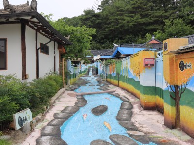 마을 벽화 그리기 – 우리 동네를 밝히는 색 이미지